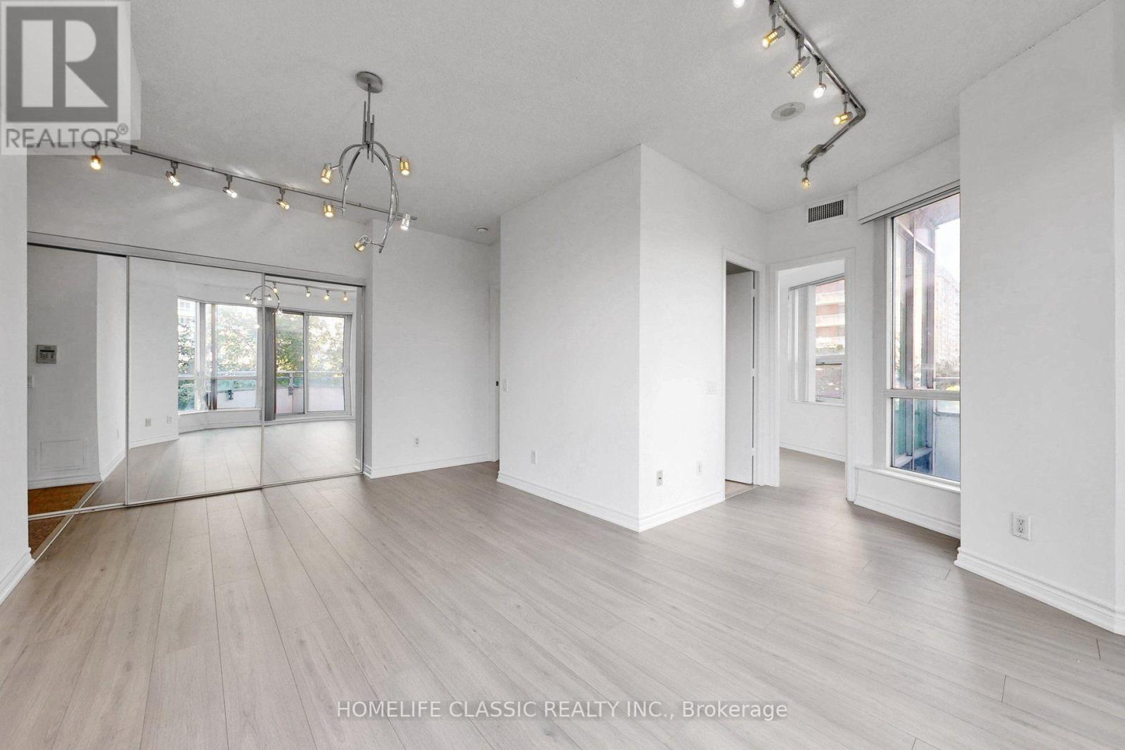 #303 60 BYNG AVENUE - 13