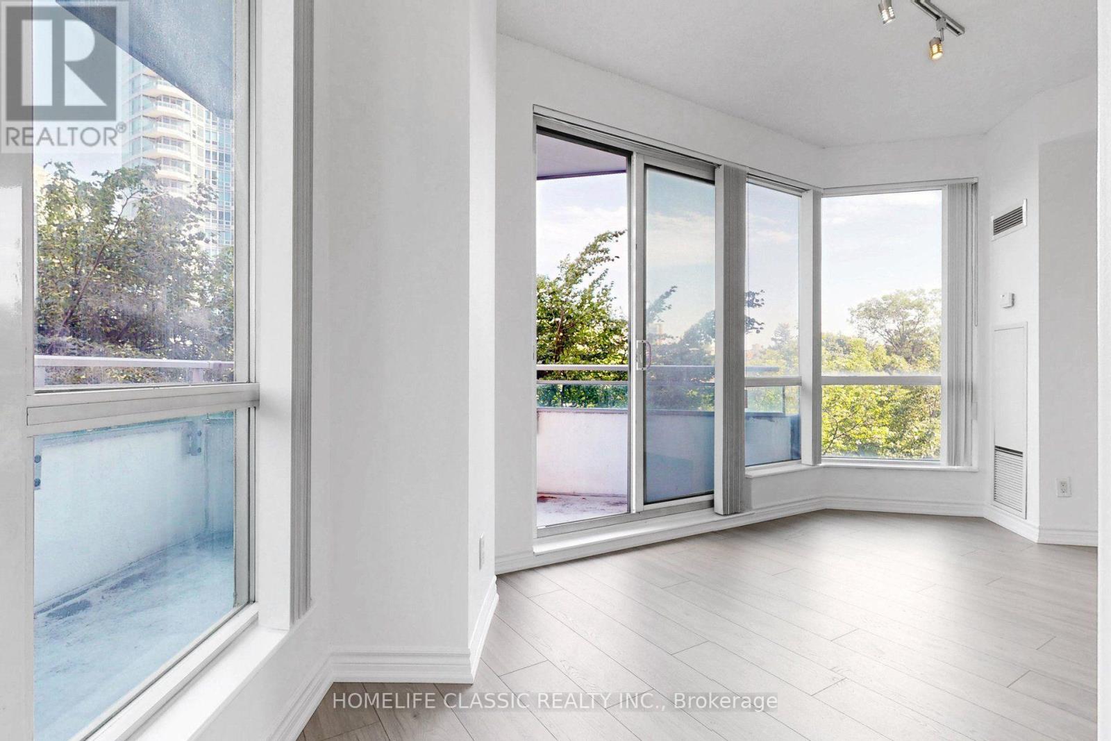 #303 60 BYNG AVENUE - 18