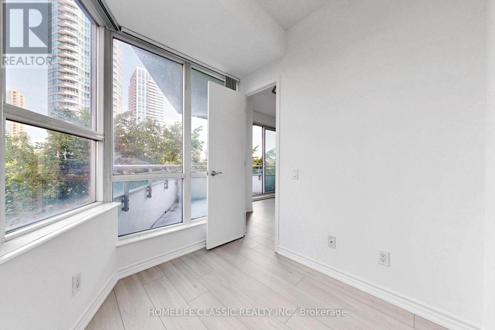 #303 60 BYNG AVENUE - 20