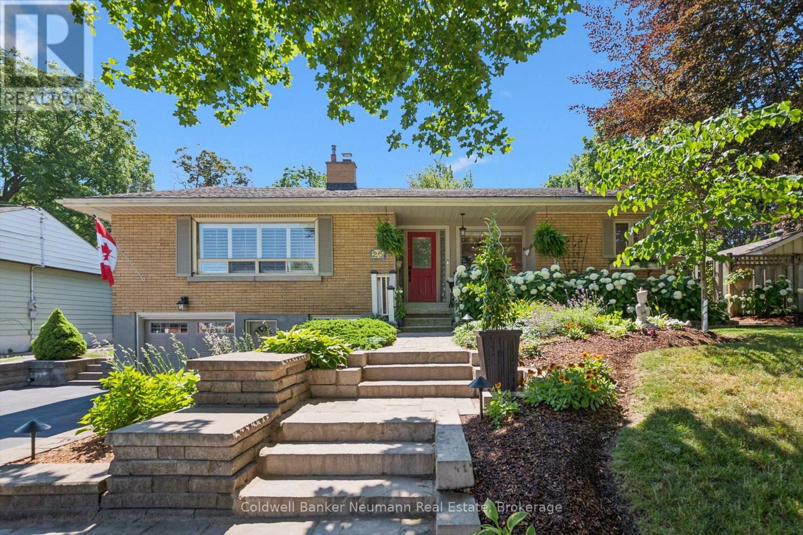 25 BENNETT AVENUE - 1
