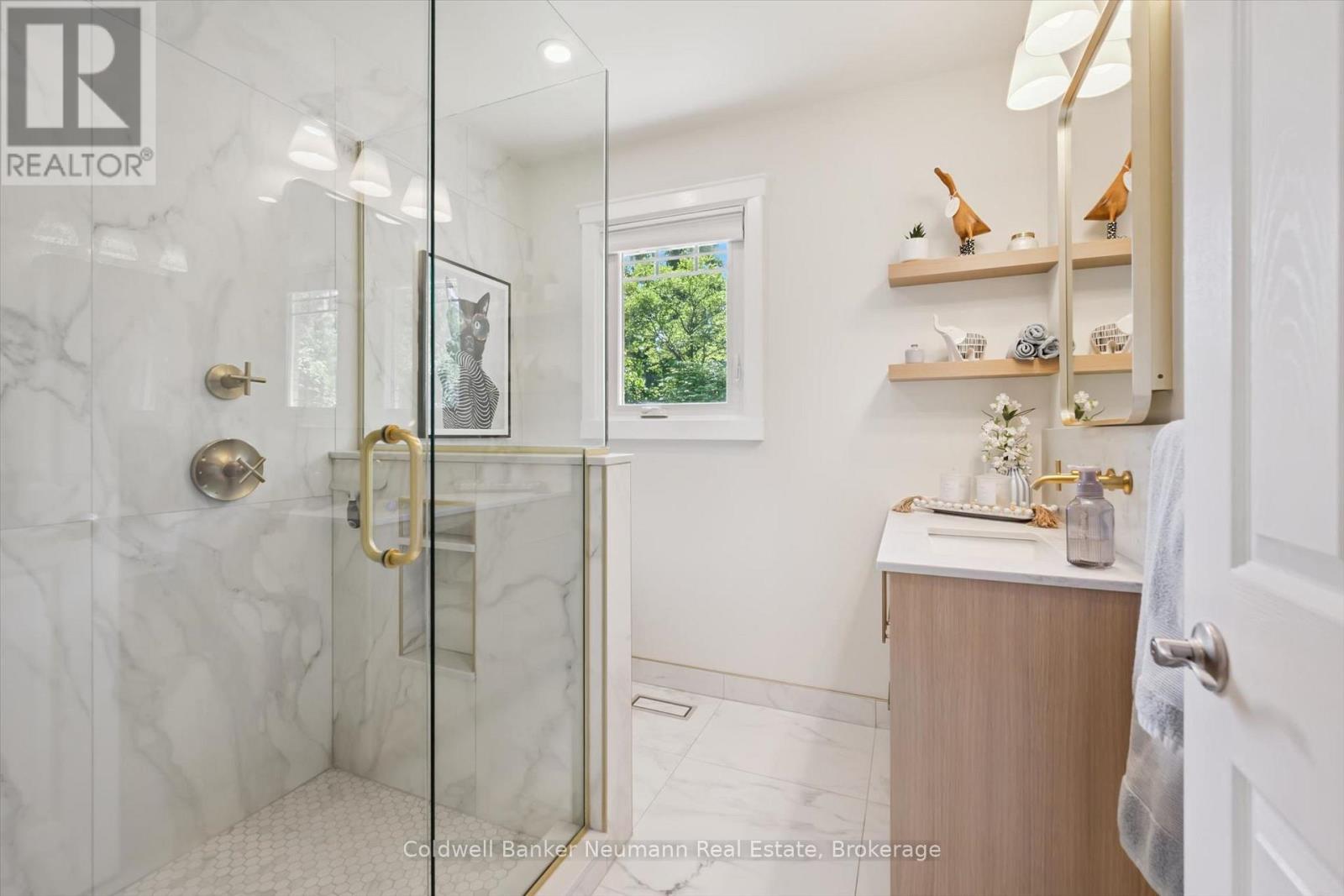 25 BENNETT AVENUE - 14