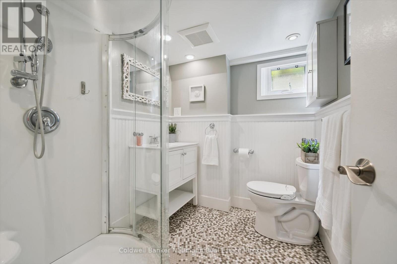 25 BENNETT AVENUE - 20