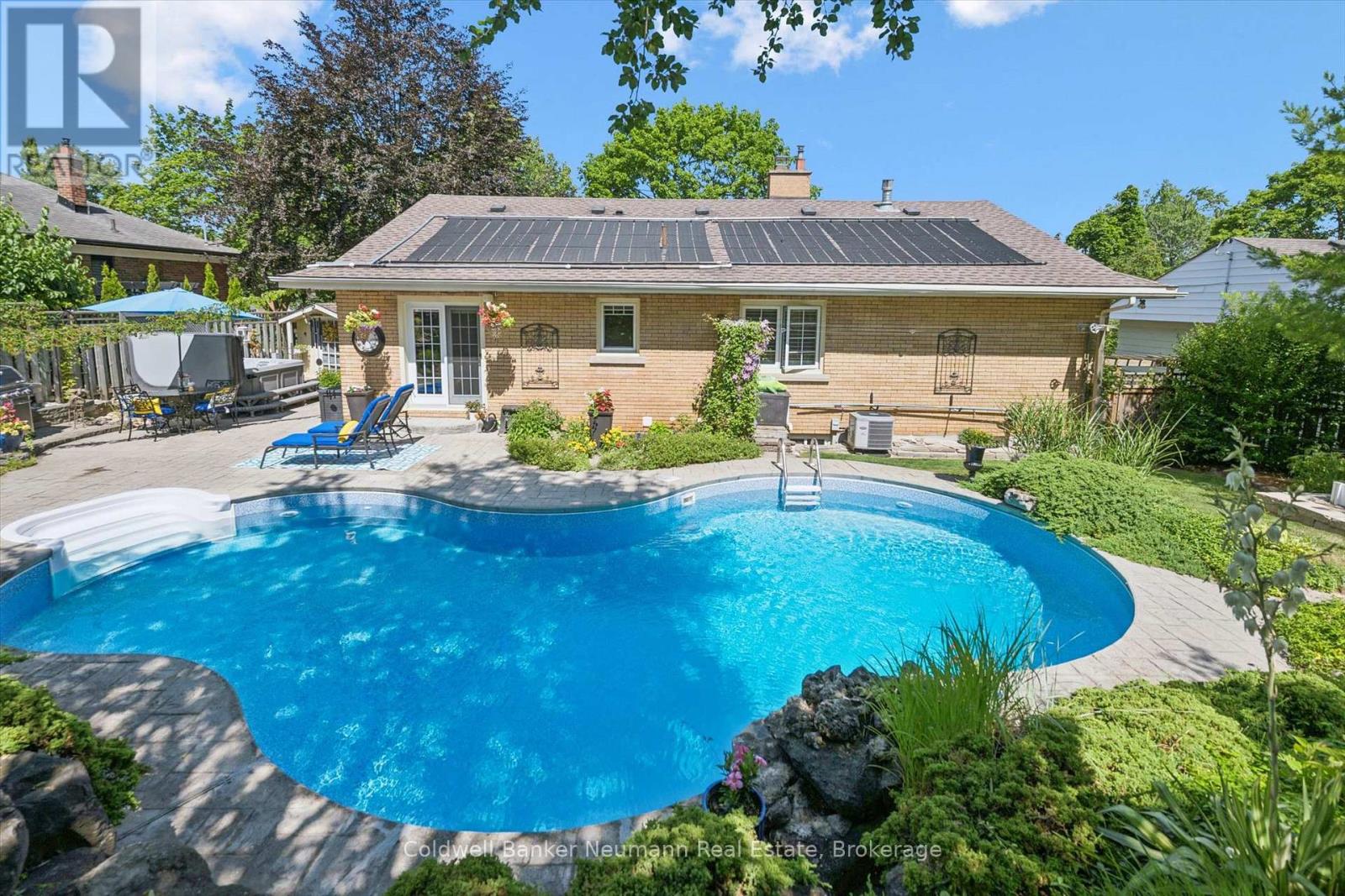 25 BENNETT AVENUE - 24
