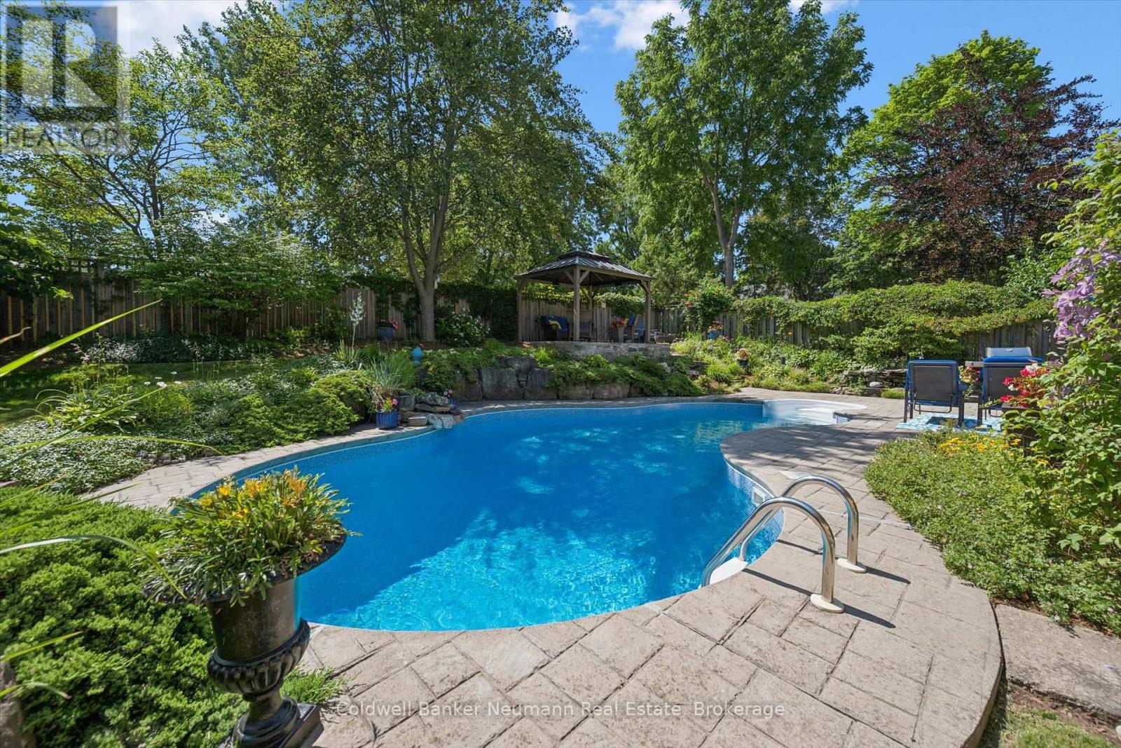 25 BENNETT AVENUE - 25