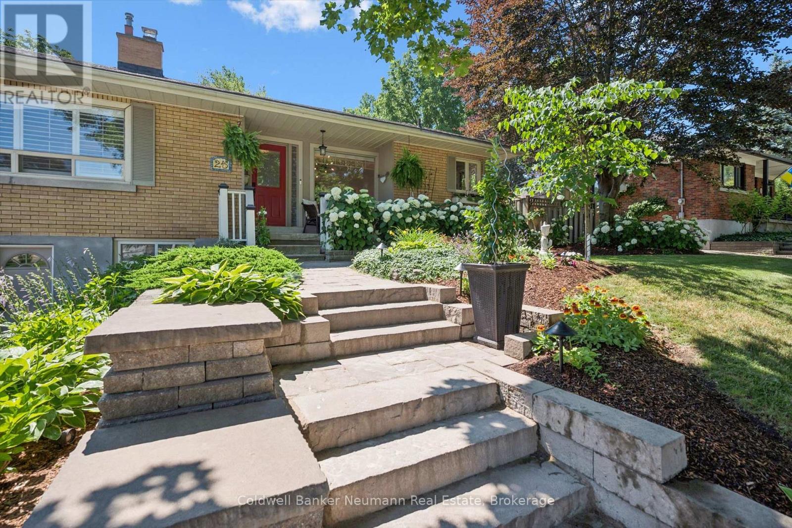 25 BENNETT AVENUE - 3