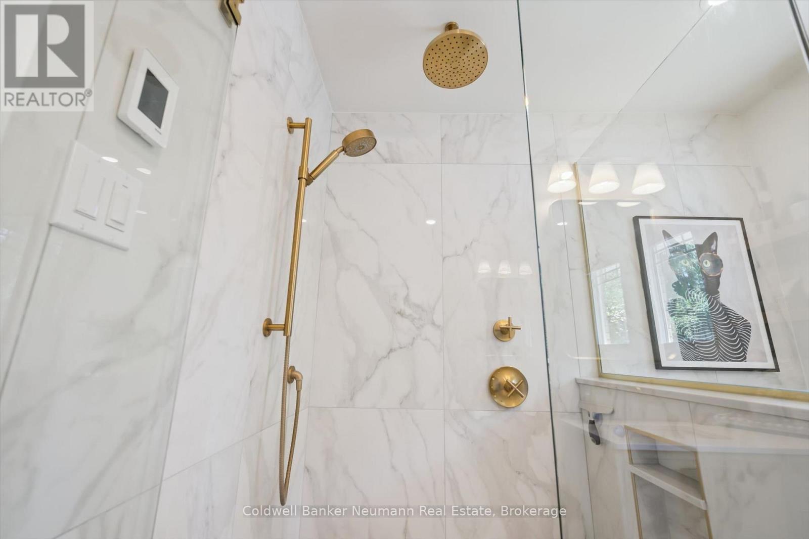 25 BENNETT AVENUE - 36