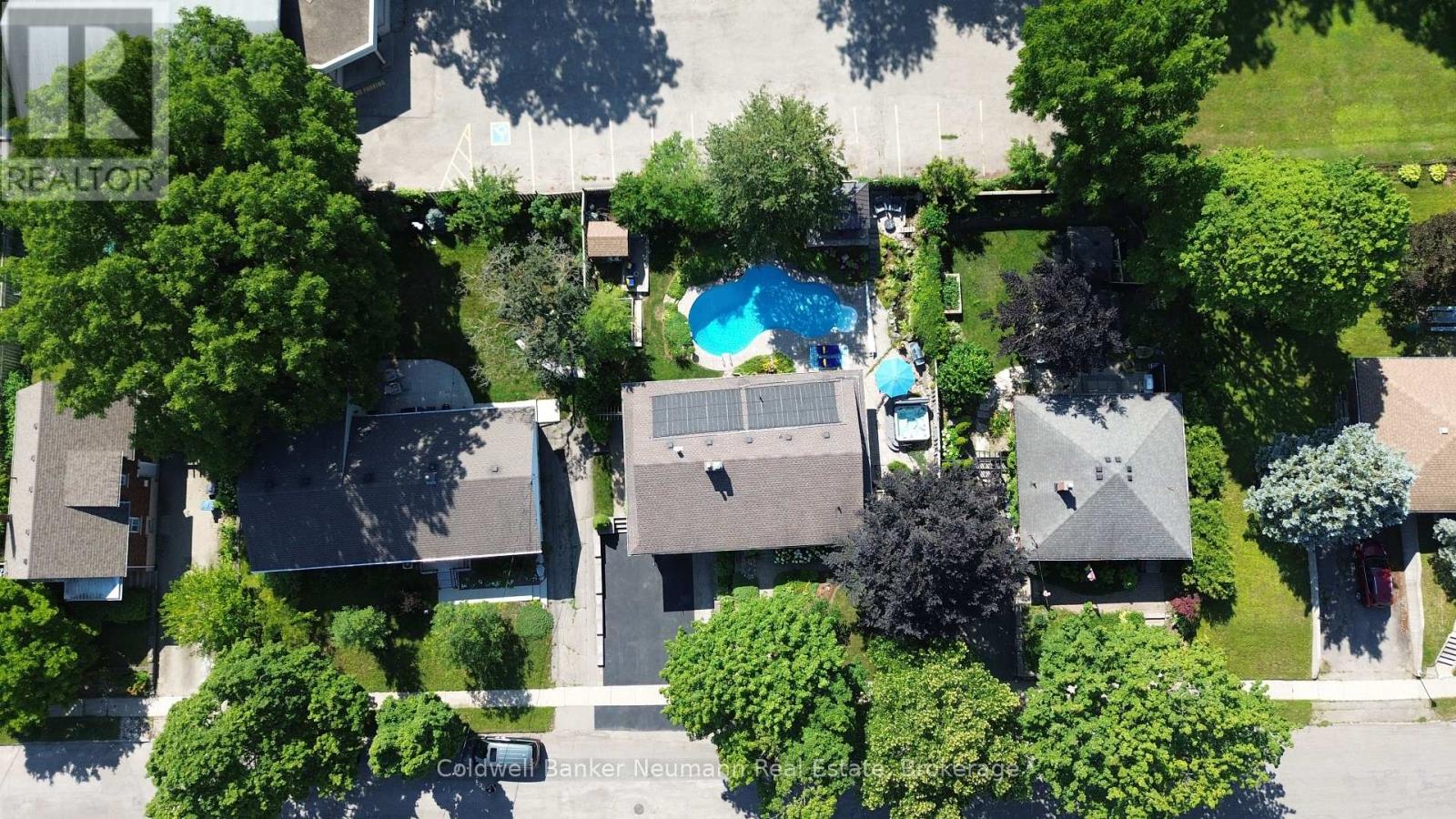 25 BENNETT AVENUE - 44