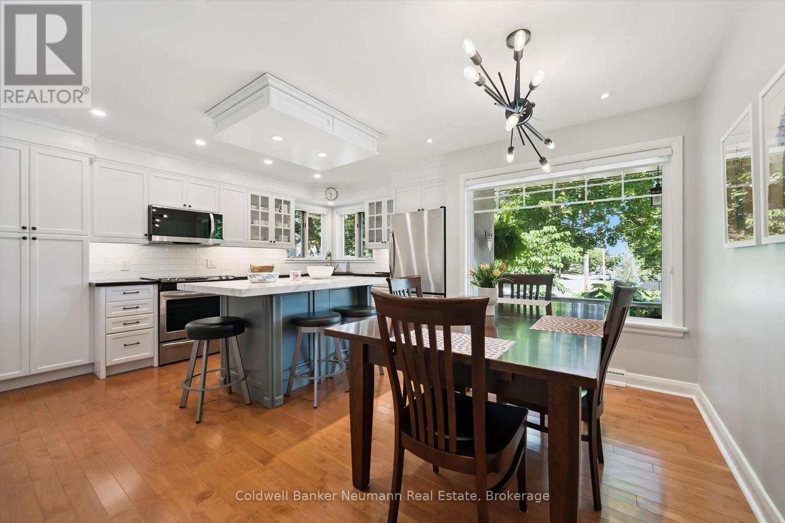 25 BENNETT AVENUE - 6