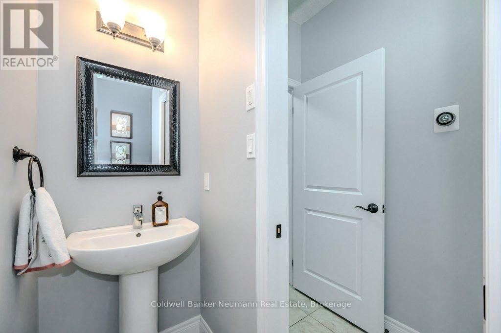 #21 254 GOSLING GARDENS - 10