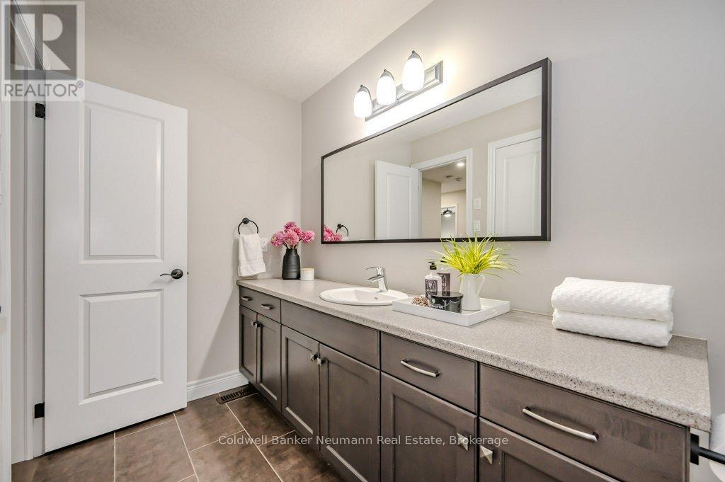 #21 254 GOSLING GARDENS - 16