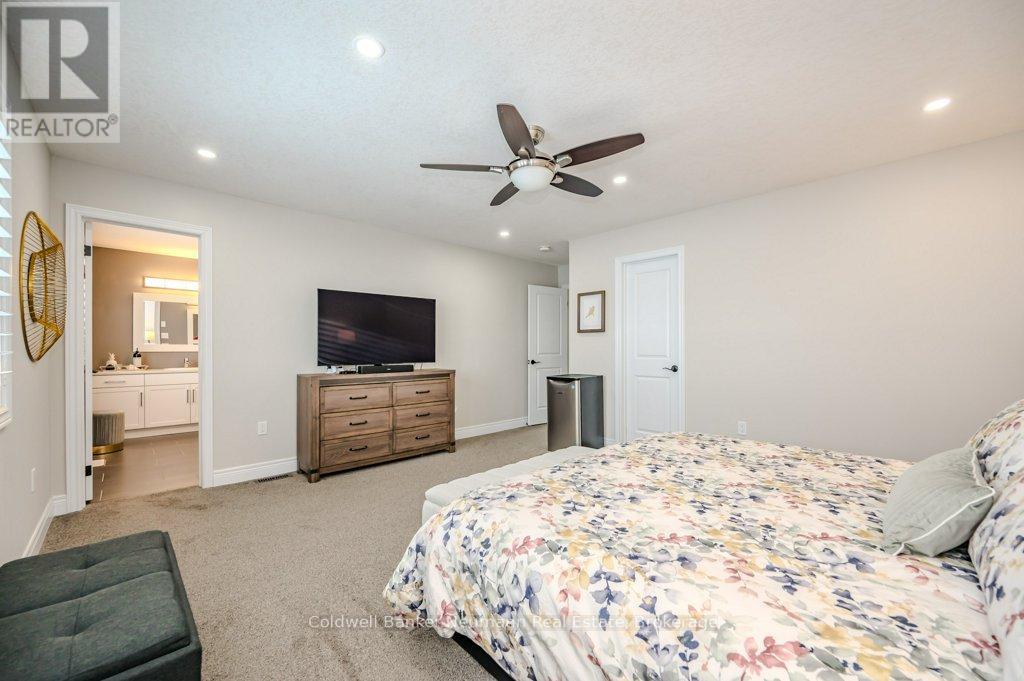 #21 254 GOSLING GARDENS - 18
