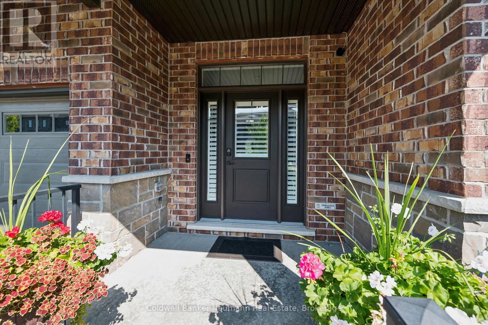#21 254 GOSLING GARDENS - 2