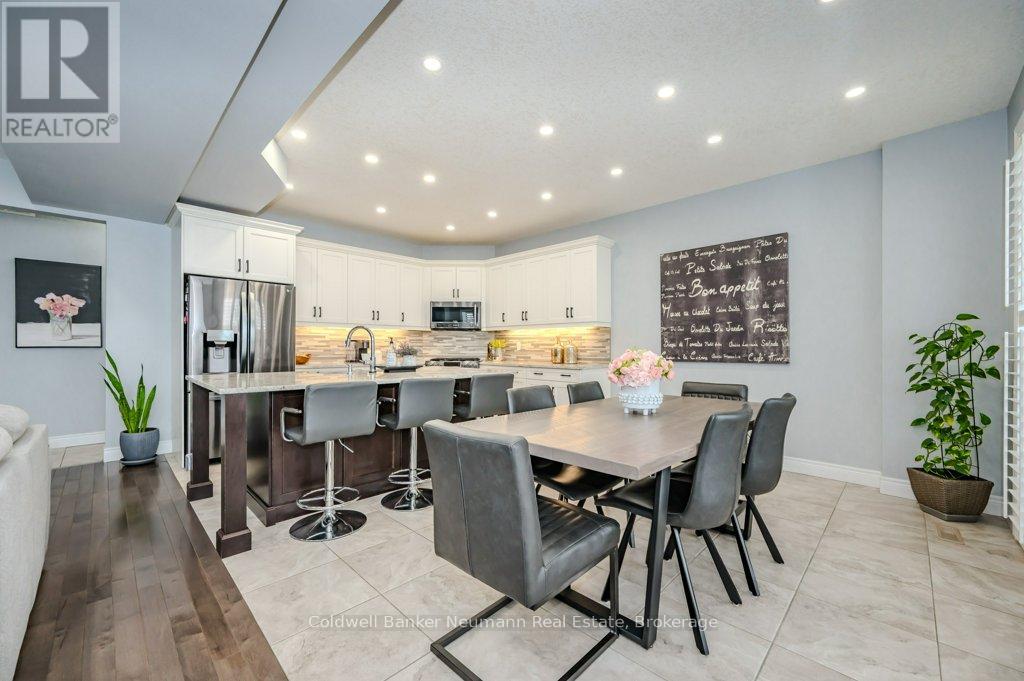#21 254 GOSLING GARDENS - 34