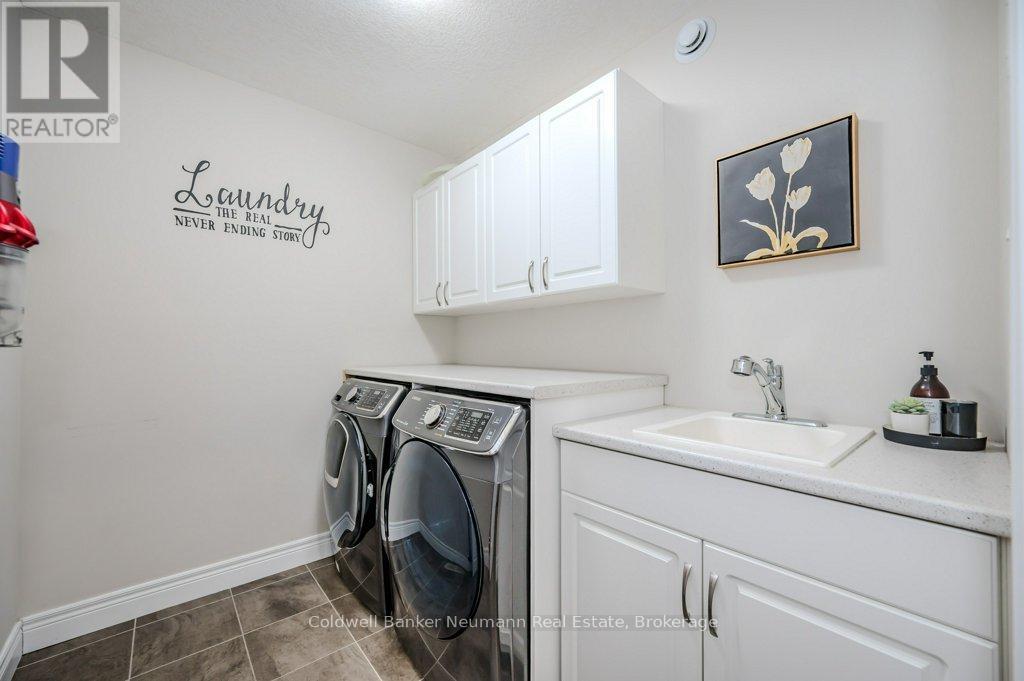 #21 254 GOSLING GARDENS - 42