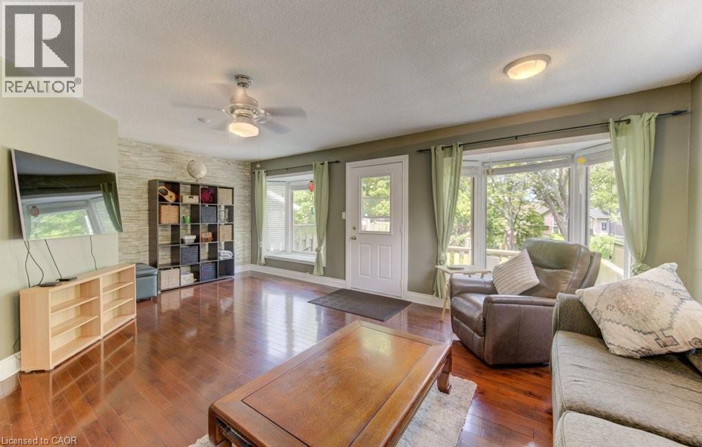 271 LONDON Road W - 12