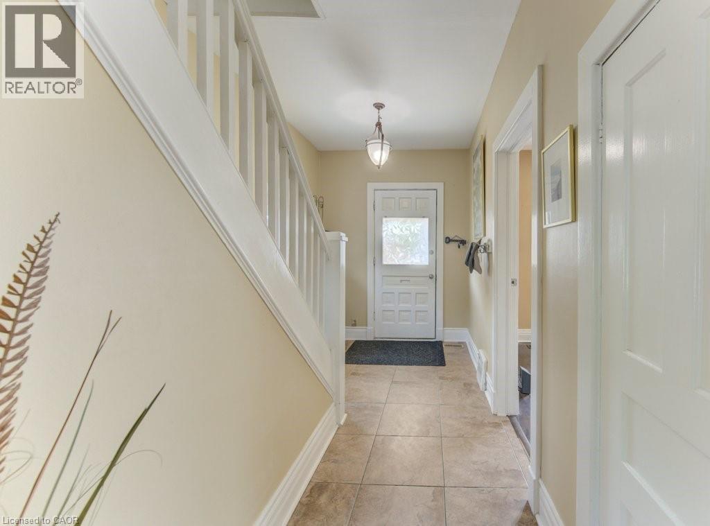 271 LONDON Road W - 4