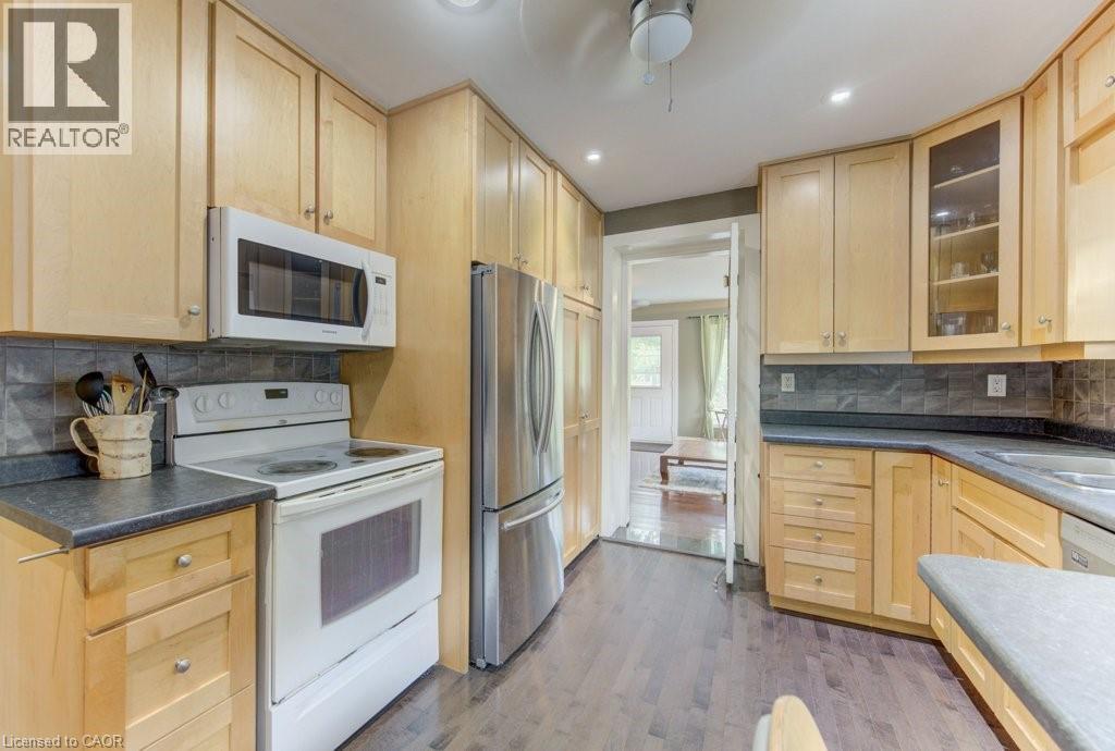 271 LONDON Road W - 7
