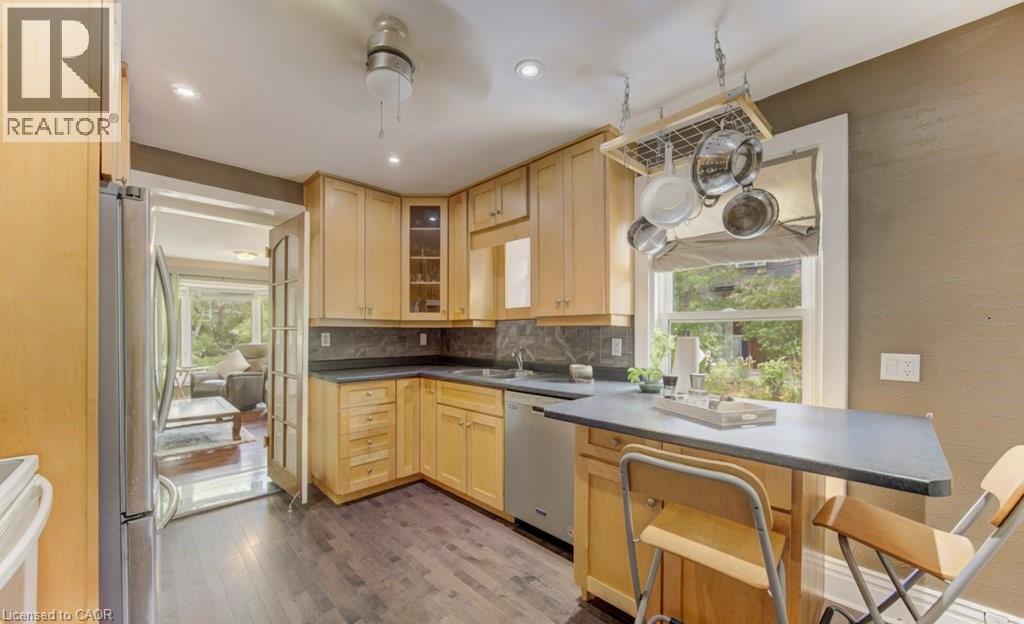 271 LONDON Road W - 9