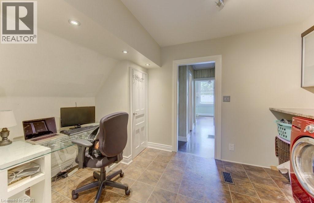 271 LONDON Road W - 21