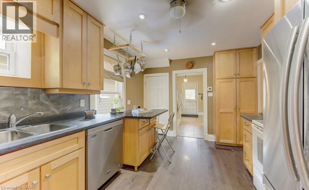 271 LONDON Road W - 11