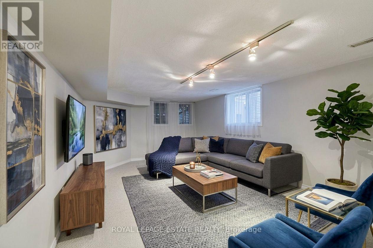 20 PINE AVENUE - 40