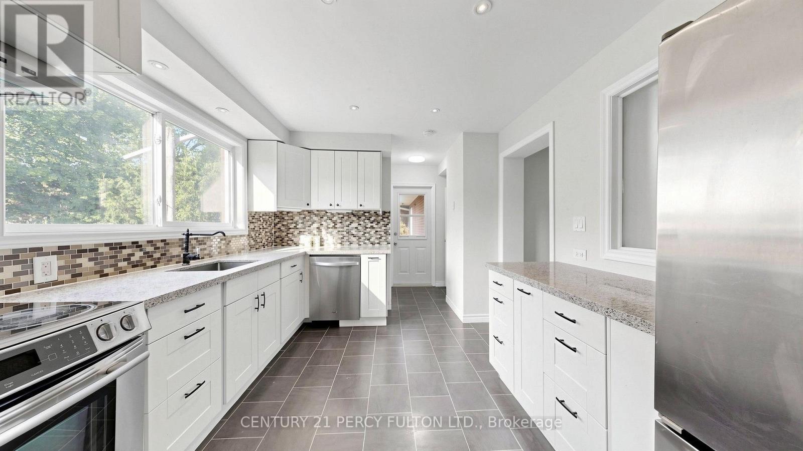 126 SHERWOOD FOREST DRIVE - 14