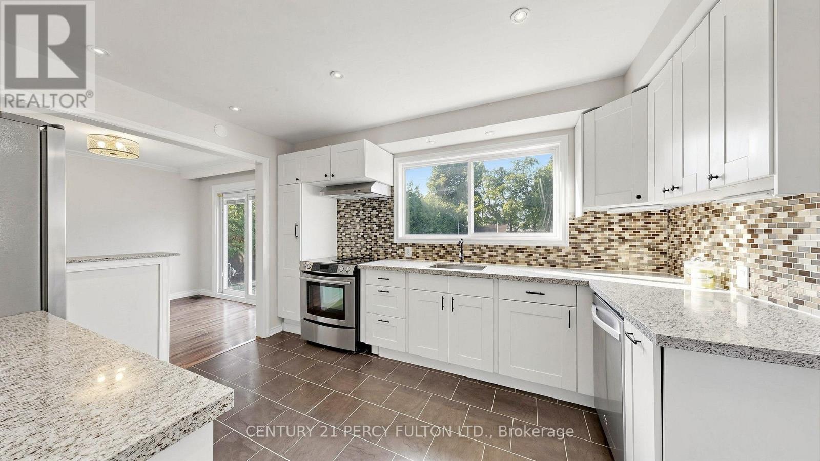 126 SHERWOOD FOREST DRIVE - 16