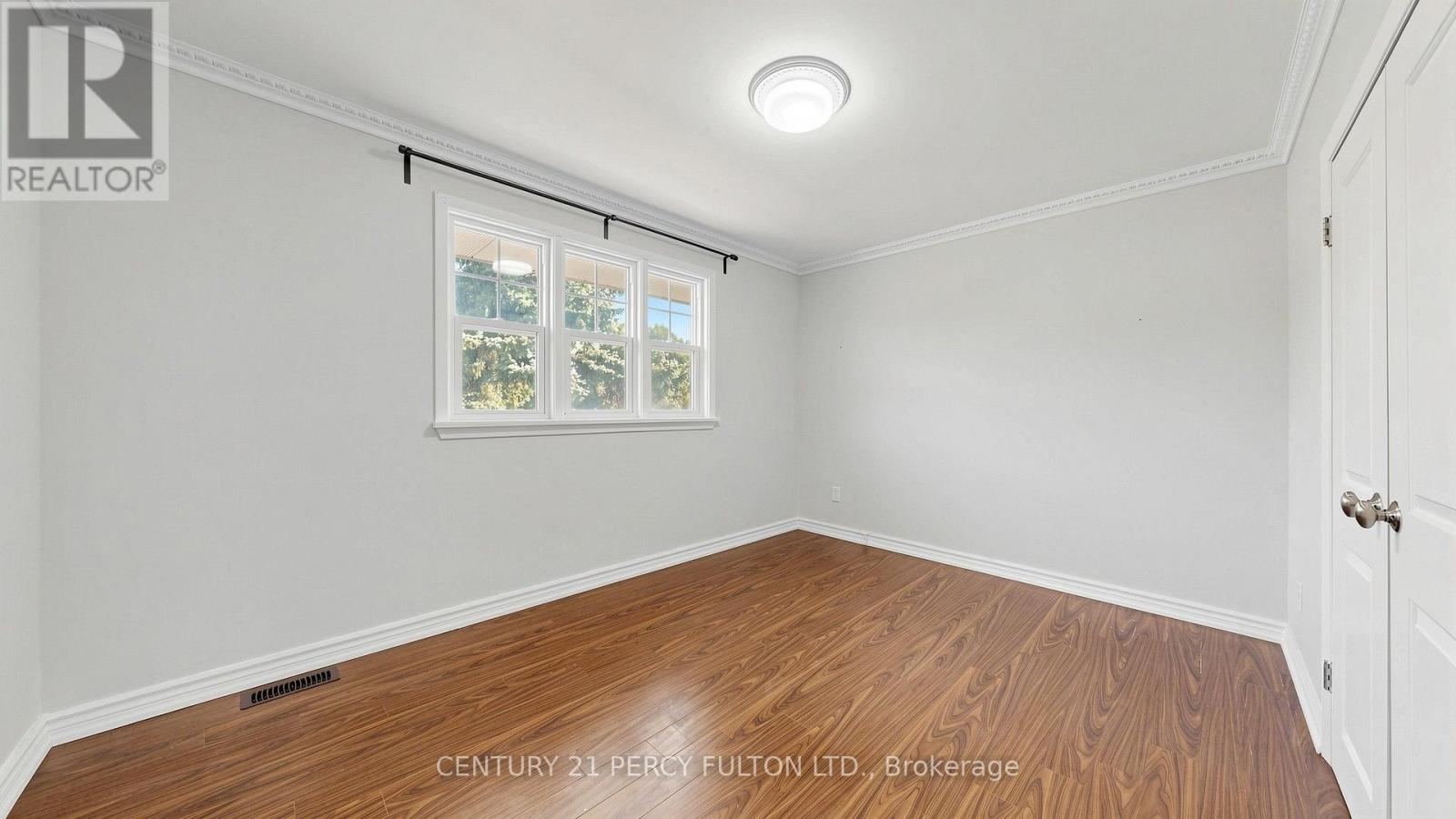 126 SHERWOOD FOREST DRIVE - 21