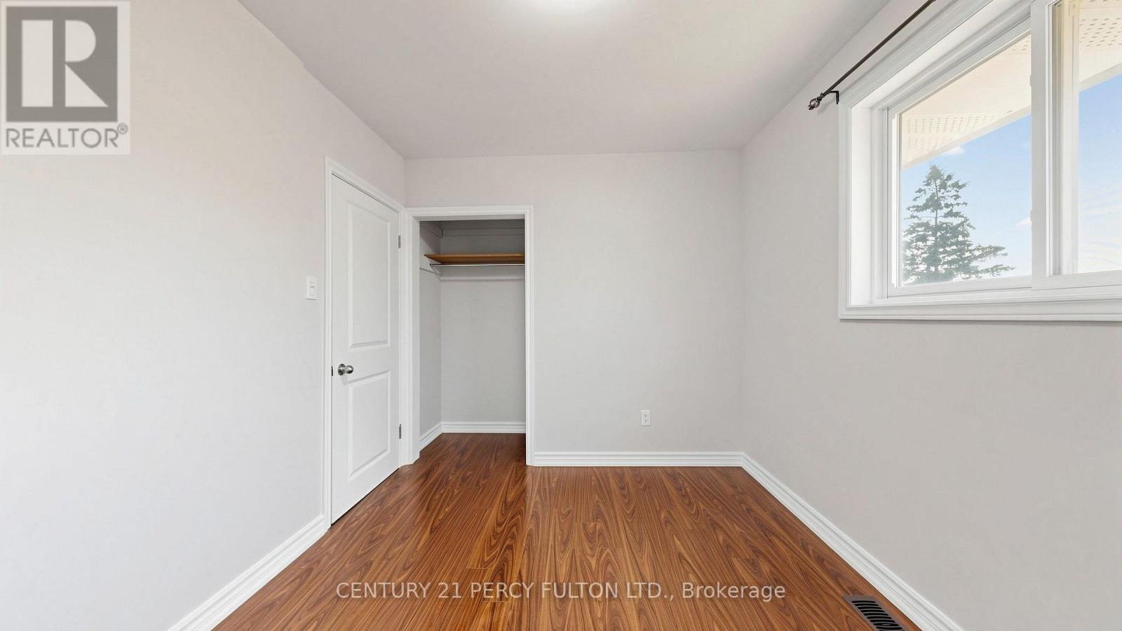 126 SHERWOOD FOREST DRIVE - 32