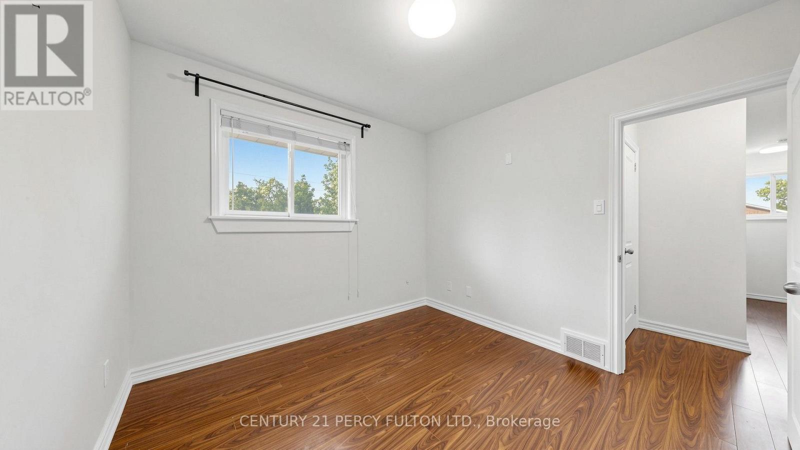 126 SHERWOOD FOREST DRIVE - 35
