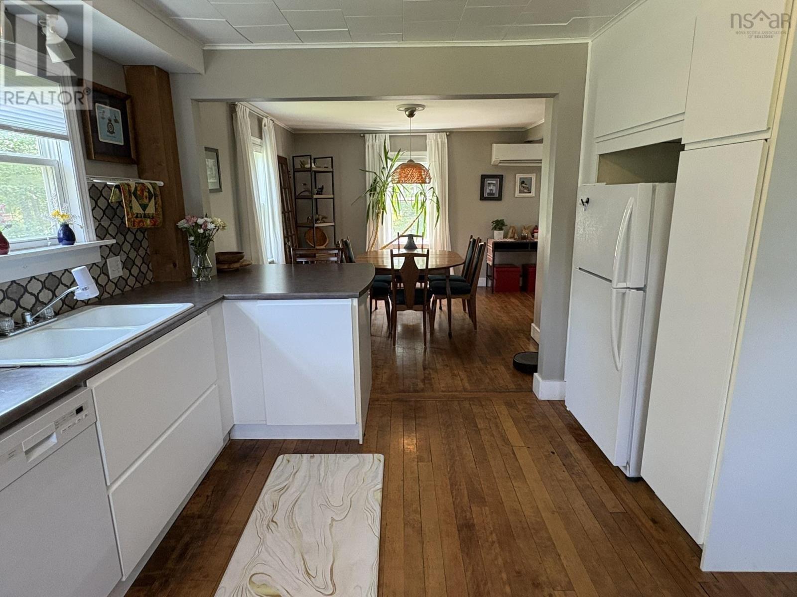 86 MAPLE Avenue - 9
