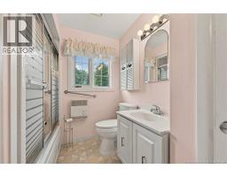 Sunroom - 18 Carney, Moncton, NB E1C4H5 Photo 9