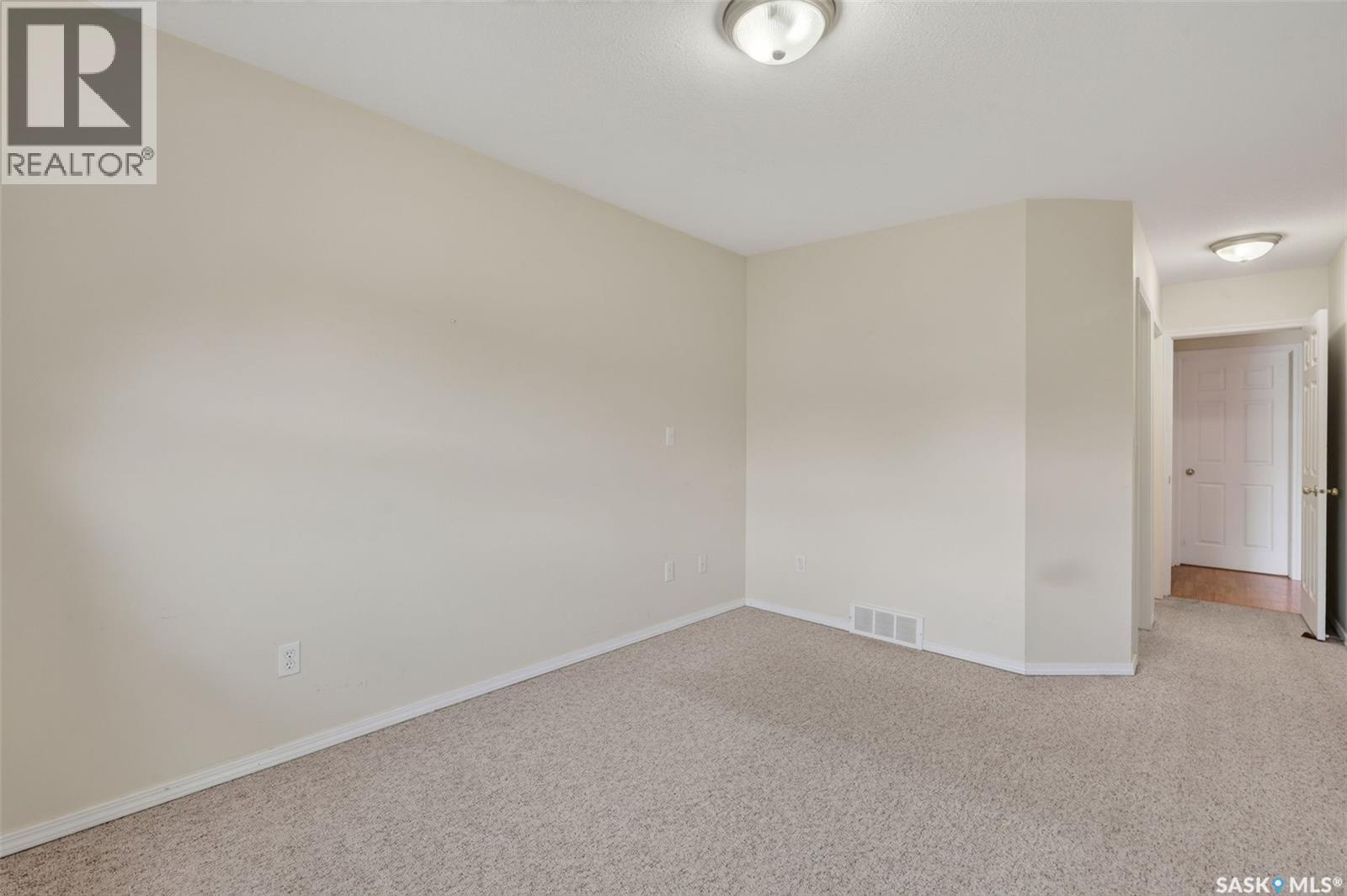 3 119 McKendry AVENUE W - 15