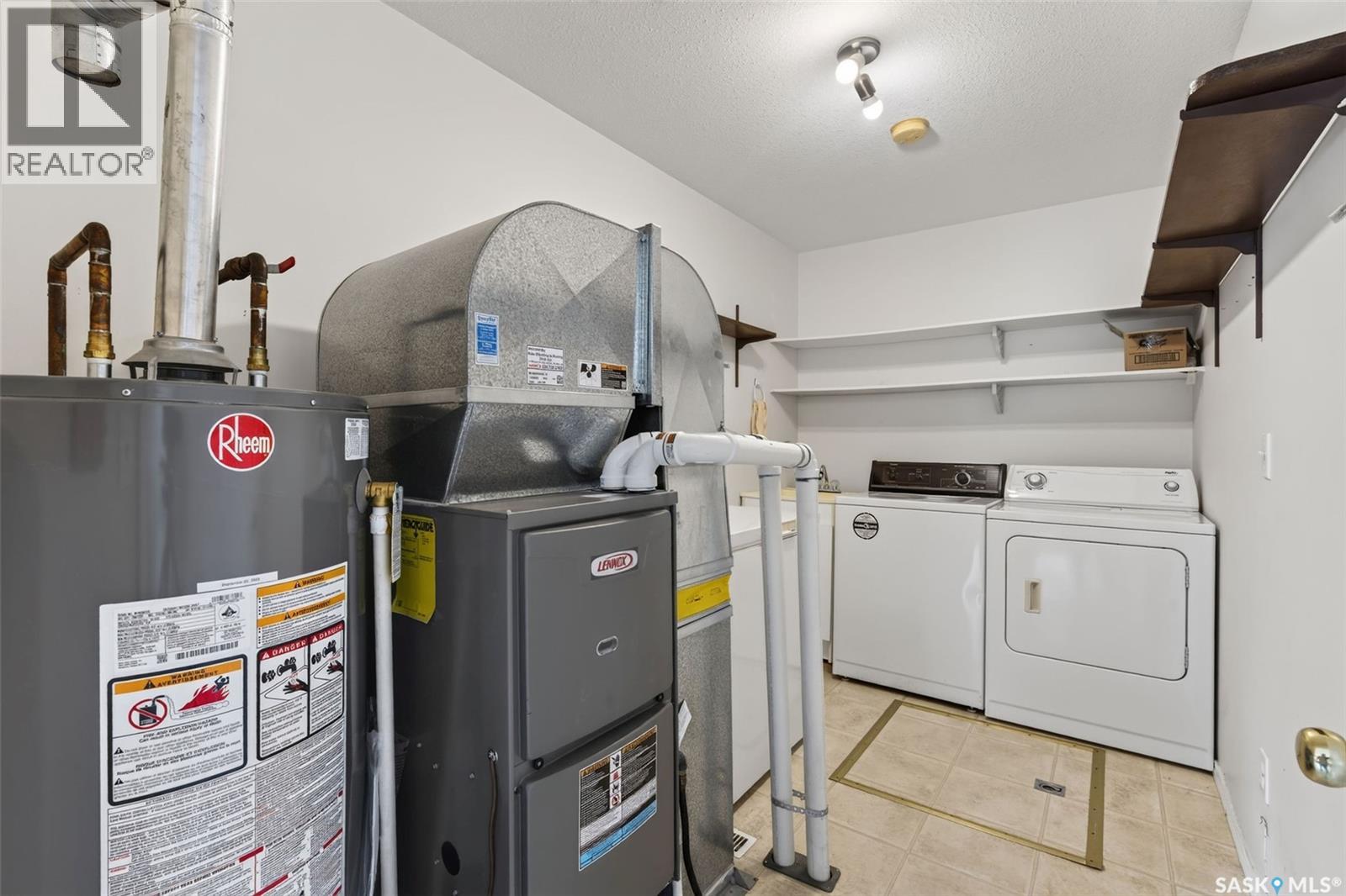 3 119 McKendry AVENUE W - 23