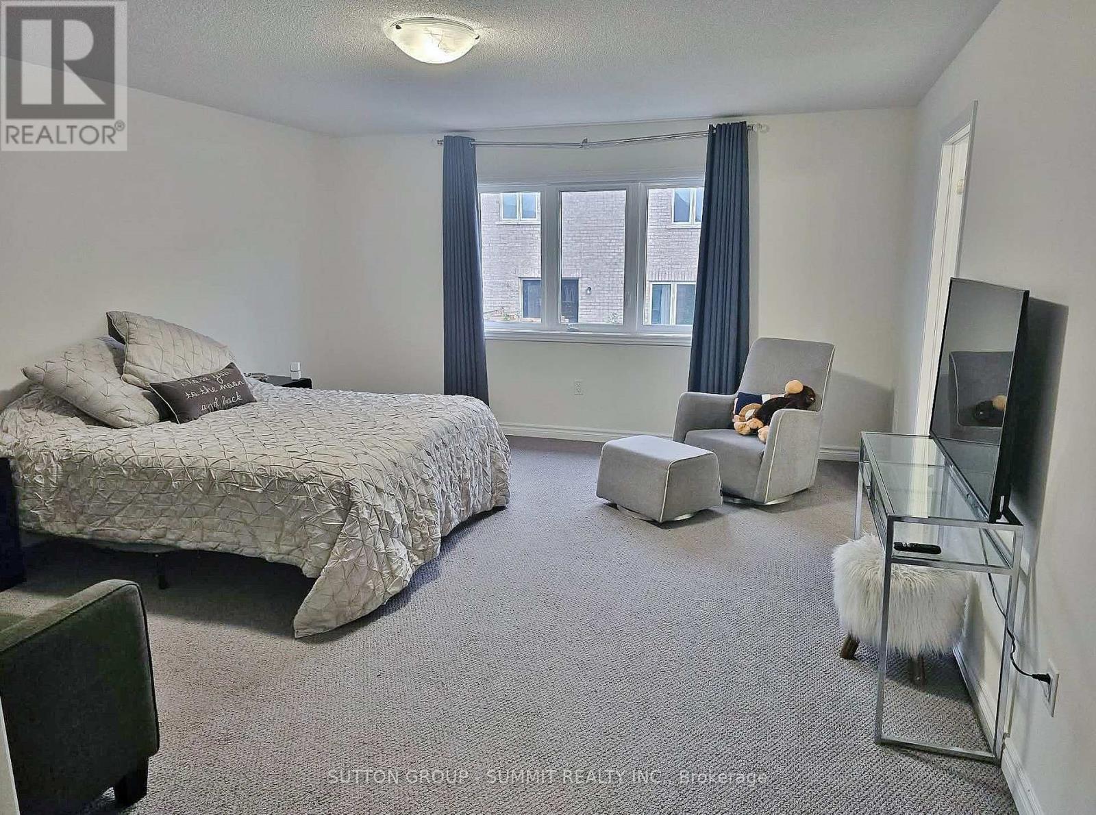 174 STEVENSON CRESCENT - 37