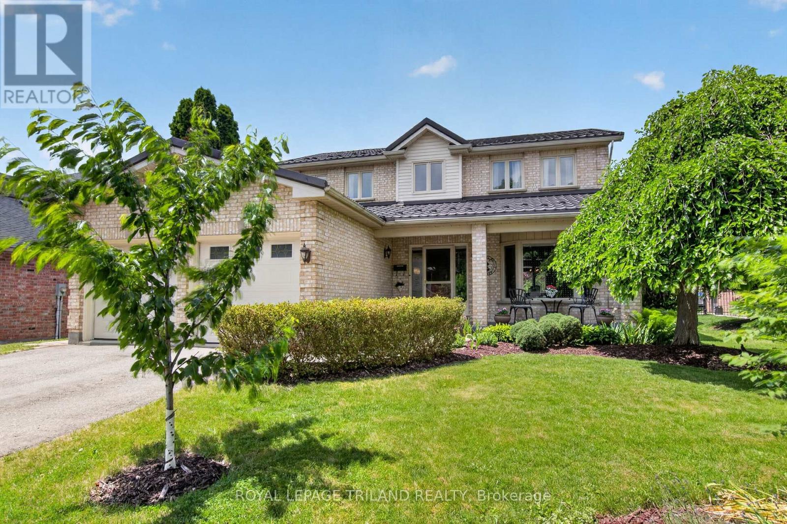 46 GARDEN WALK - 1