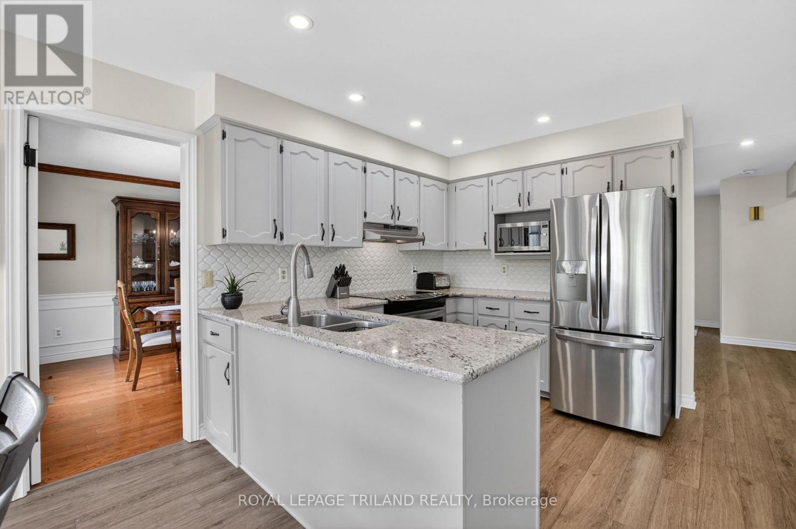 46 GARDEN WALK - 10