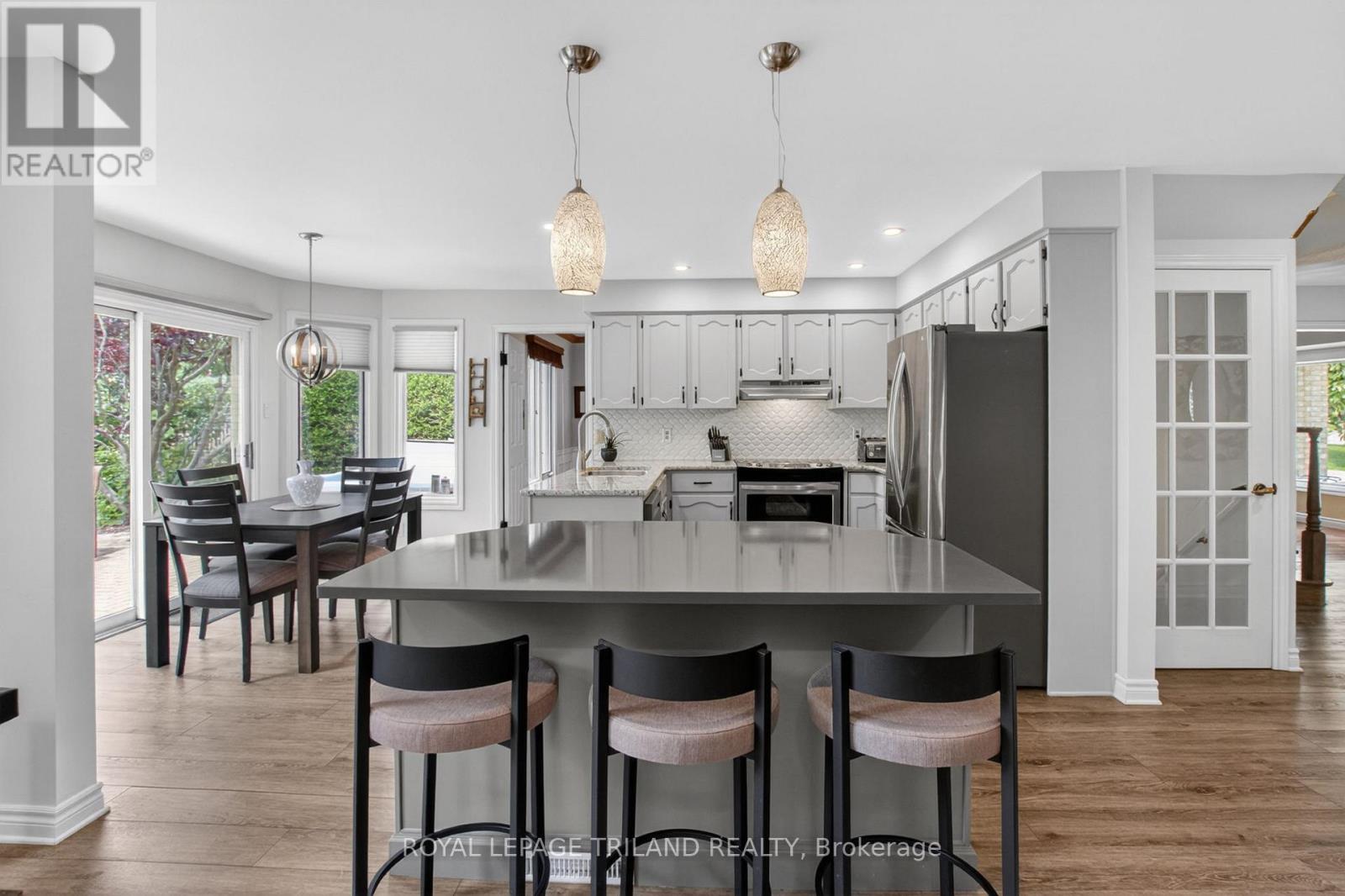46 GARDEN WALK - 13