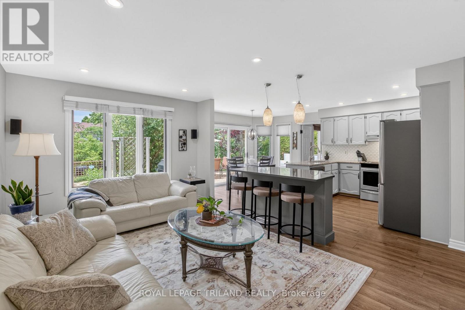 46 GARDEN WALK - 14