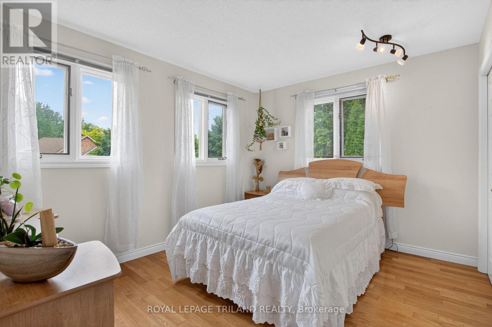 46 GARDEN WALK - 20