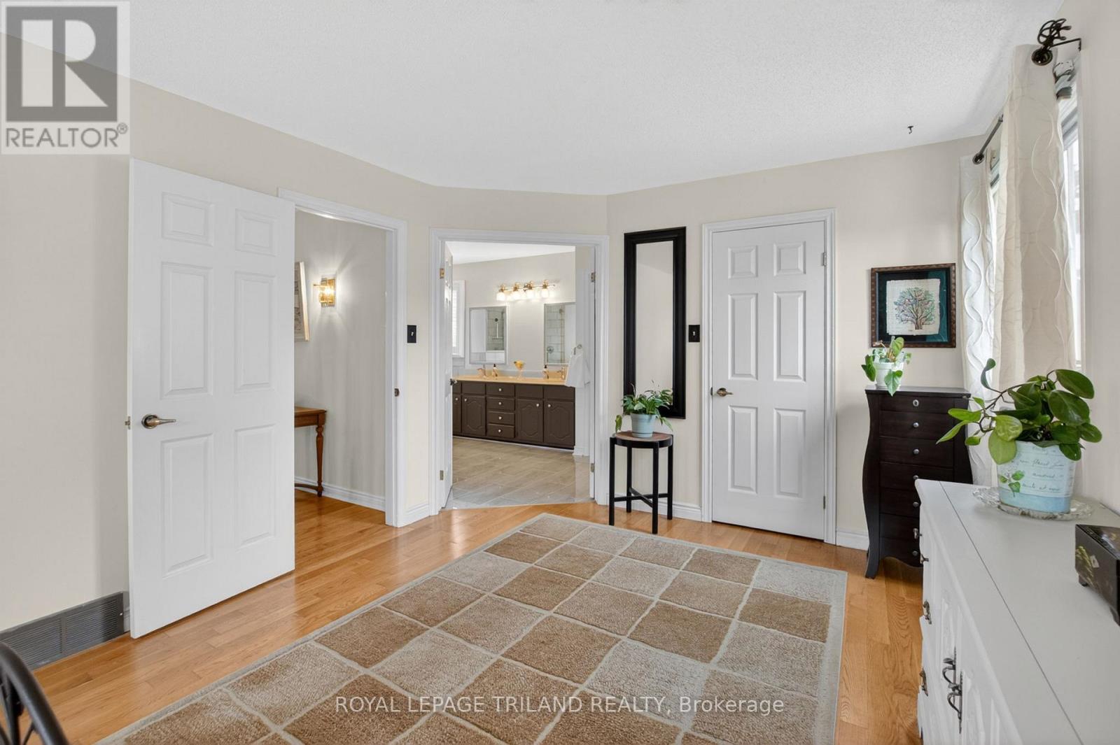 46 GARDEN WALK - 26