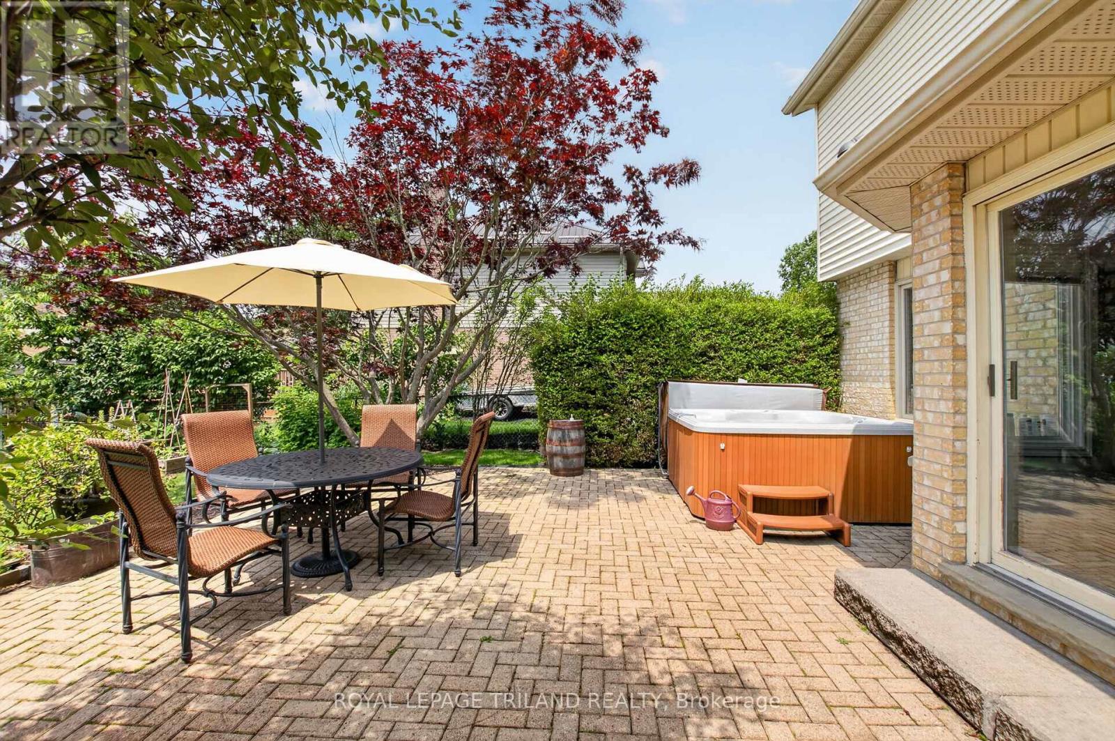 46 GARDEN WALK - 35