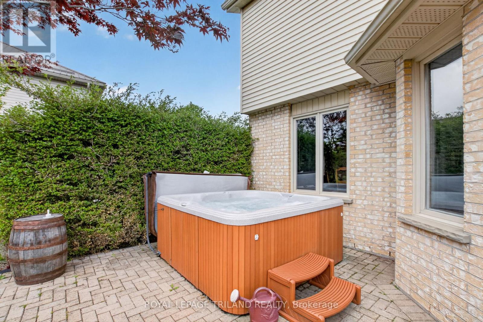 46 GARDEN WALK - 36