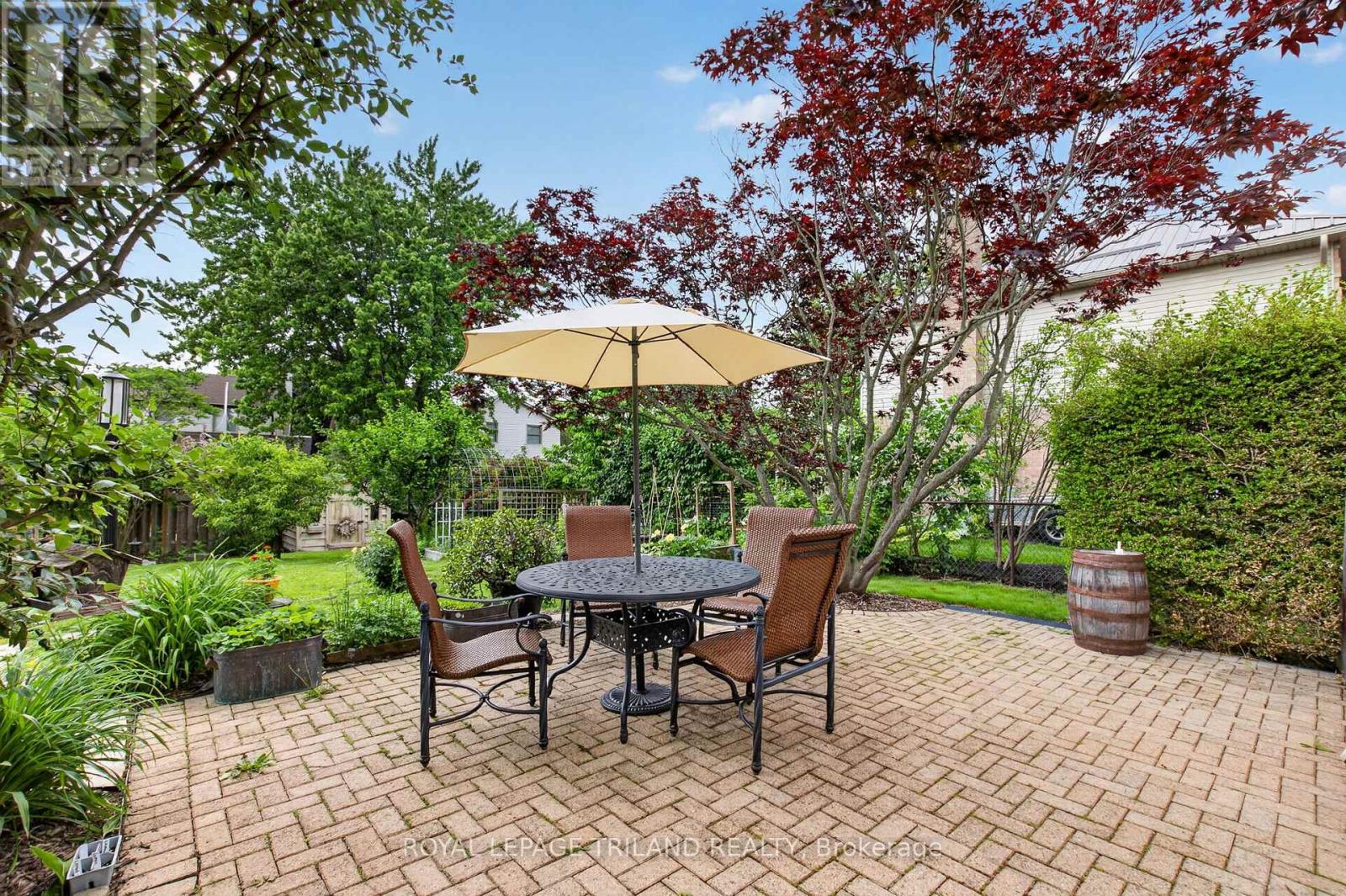 46 GARDEN WALK - 37