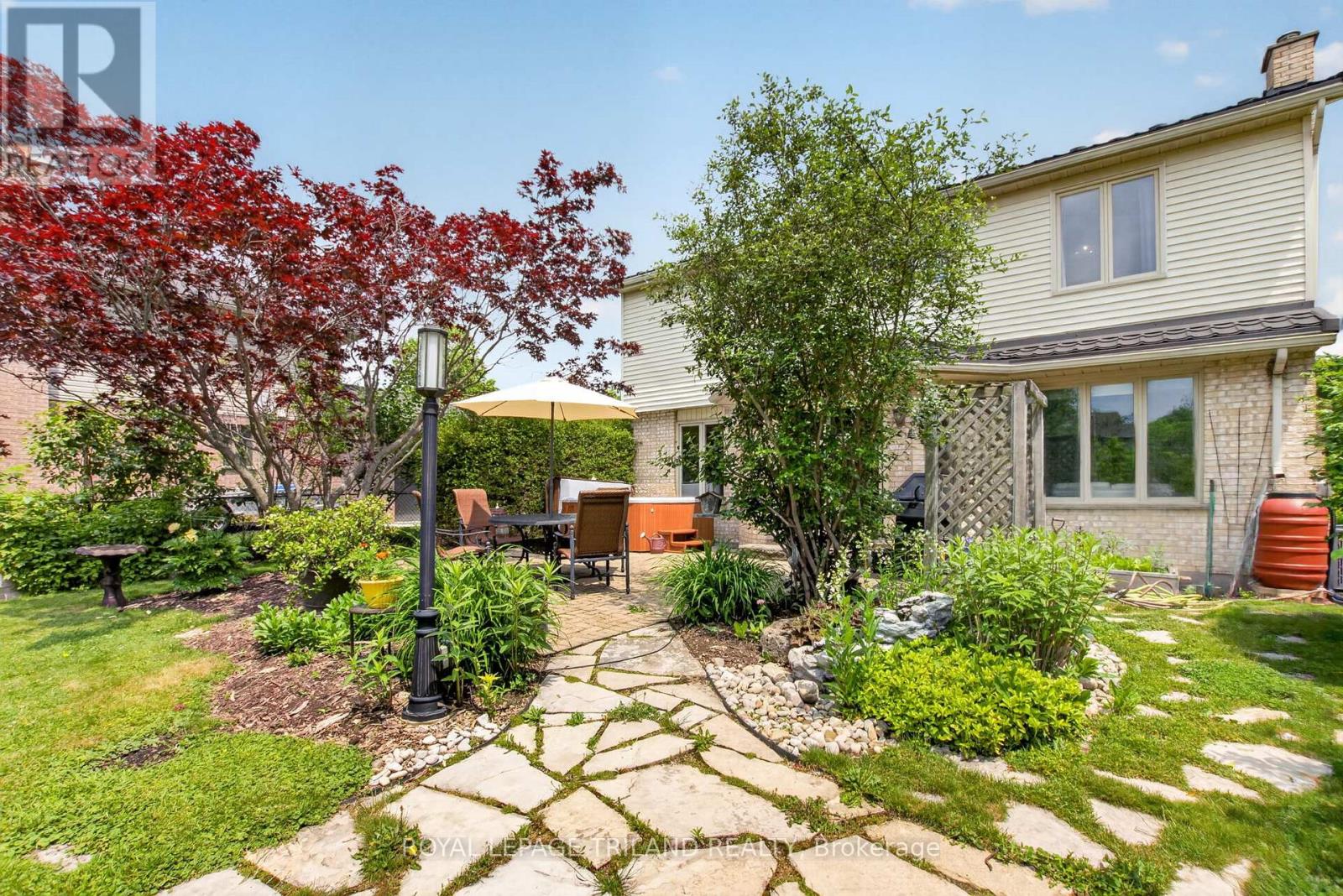 46 GARDEN WALK - 42