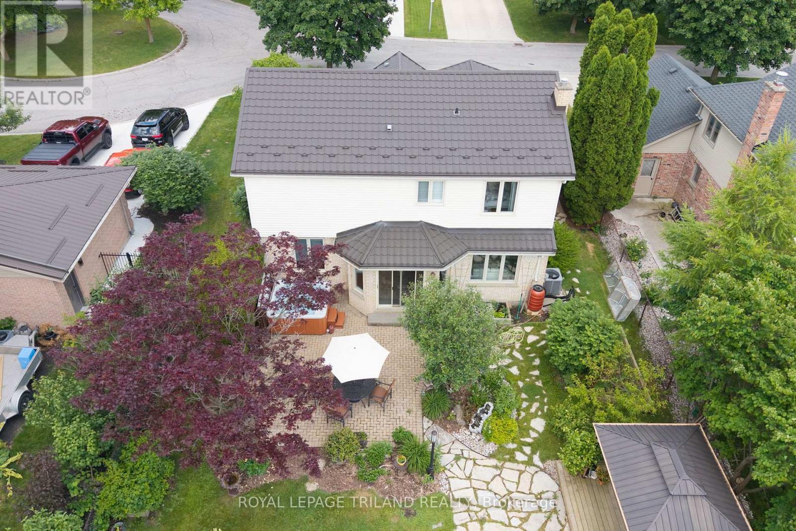 46 GARDEN WALK - 44