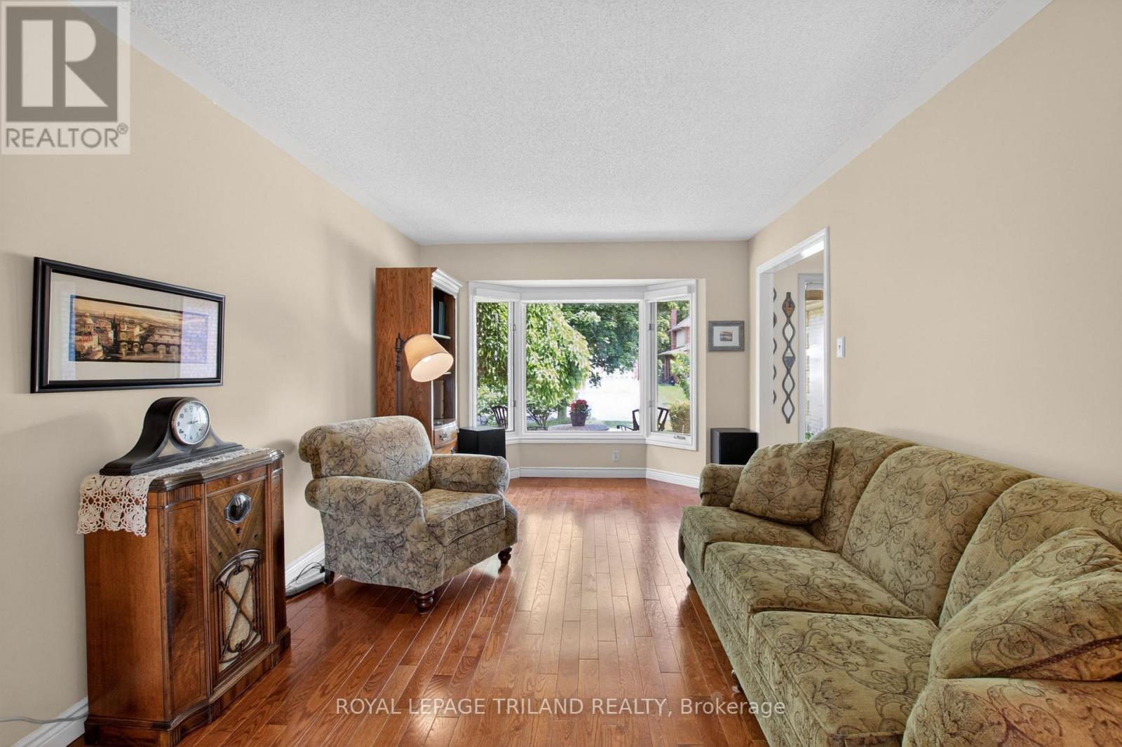46 GARDEN WALK - 6