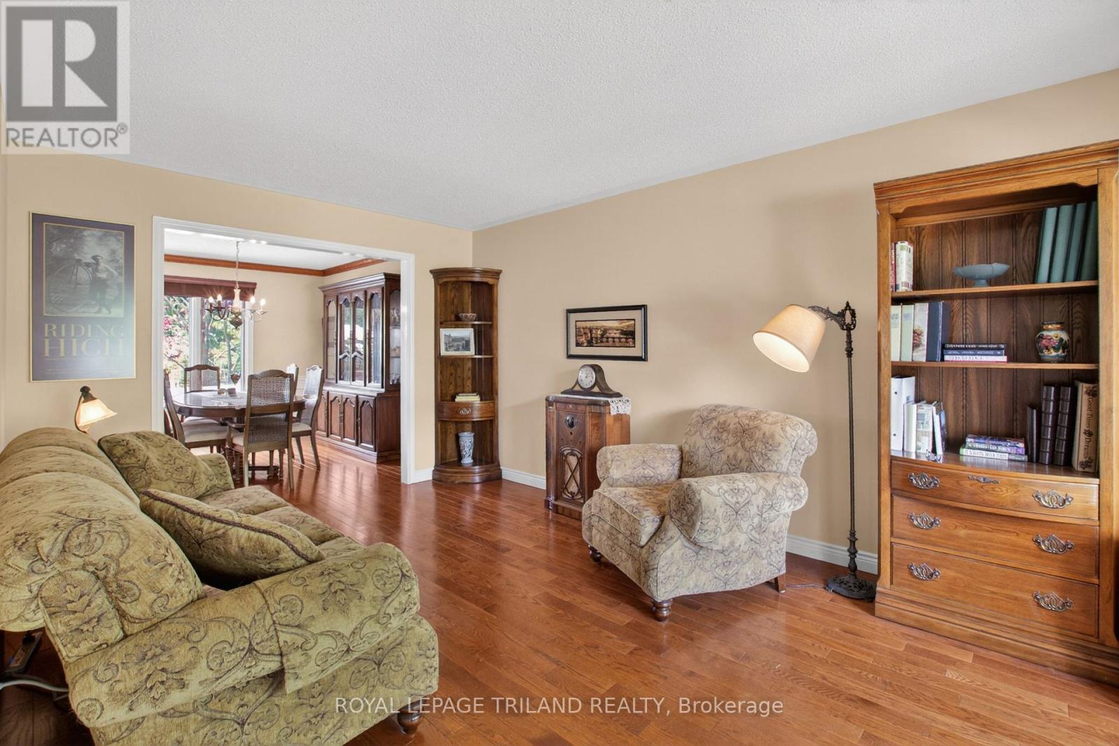 46 GARDEN WALK - 7
