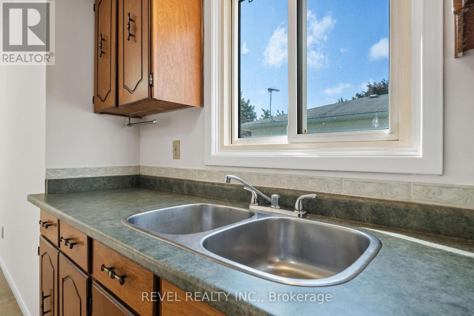 32 BRUNSWICK AVENUE - 21