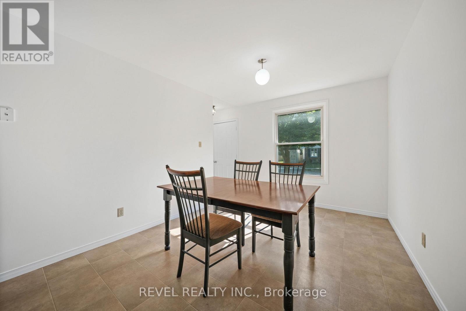 32 BRUNSWICK AVENUE - 23